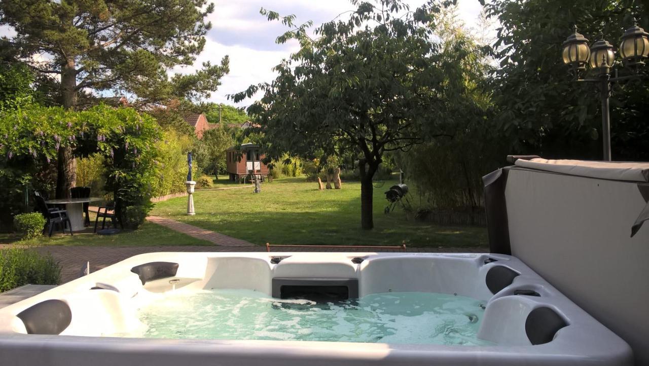 Le Fond De La Biche Bed and Breakfast Goutroux Esterno foto