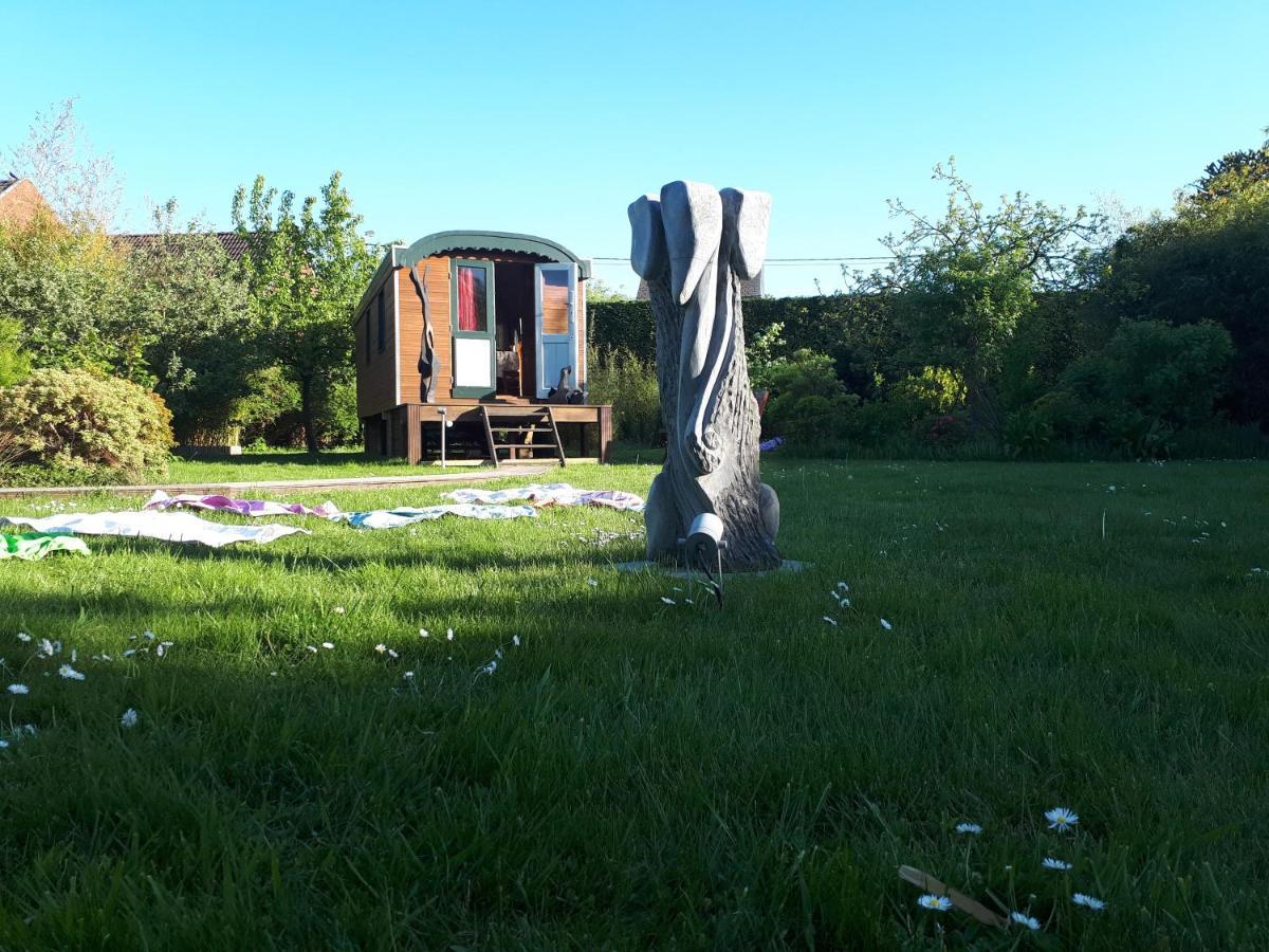 Le Fond De La Biche Bed and Breakfast Goutroux Esterno foto